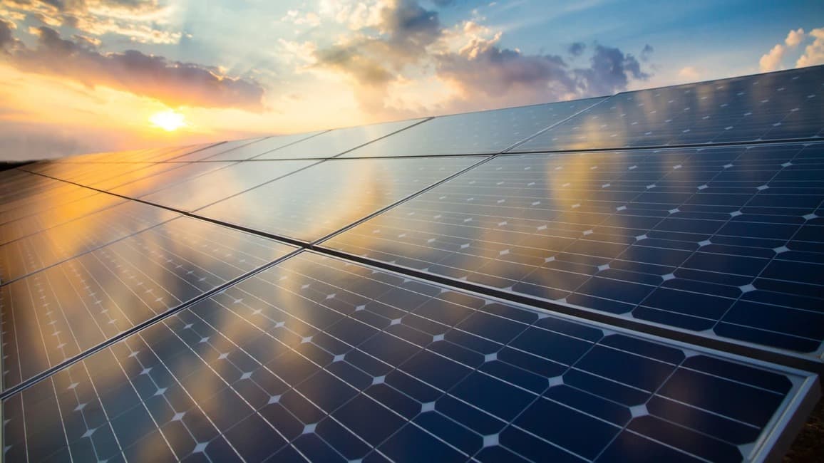 Why Firms Prefer Spectrum for Advanced Commercial Solar Panels Nottingham Installations
